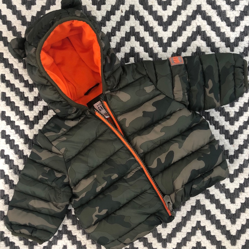 Baby GAP unisex puffer jacket 0-6 months camo